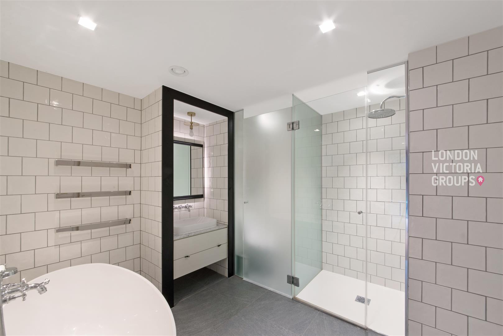 Queens Wharf, 2 Crisp Road, London